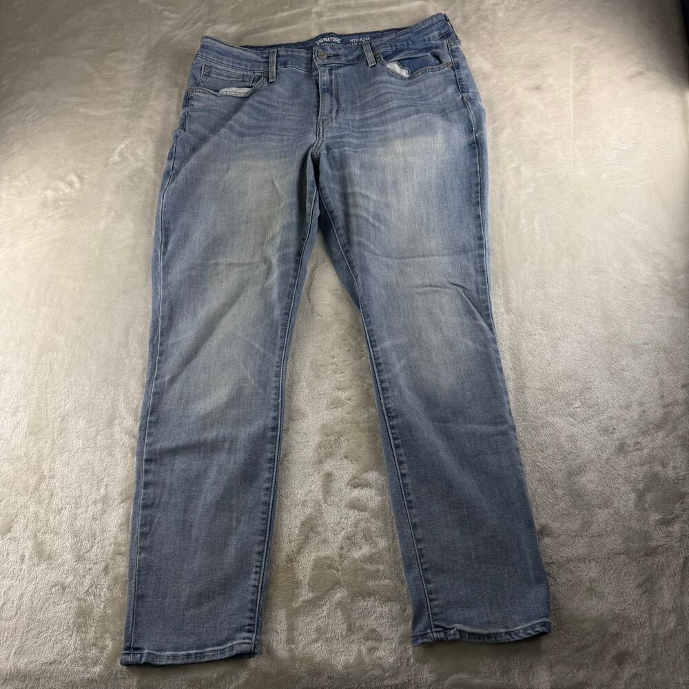 Levi's Signature Mid-Rise Slim Cuffed Jeans Women's Size 18 - W34 Light Wash